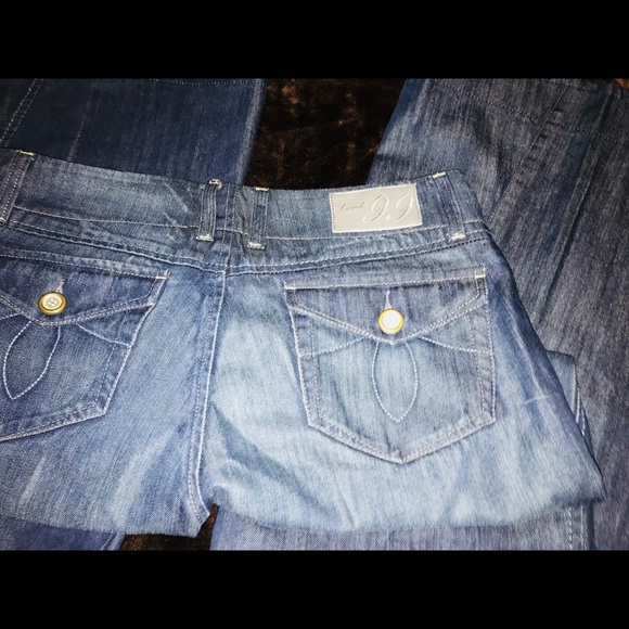 NWOT Level 99 Flare Jeans - Picture 8 of 8